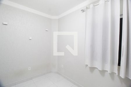 Quarto 2 de apartamento para alugar com 2 quartos, 57m² em Alto Umuarama, Uberlândia