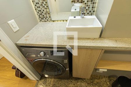 Banheiro da Suíte de apartamento para alugar com 1 quarto, 48m² em Centro, Curitiba