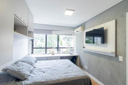 Quarto Suíte de apartamento para alugar com 1 quarto, 48m² em Centro, Curitiba