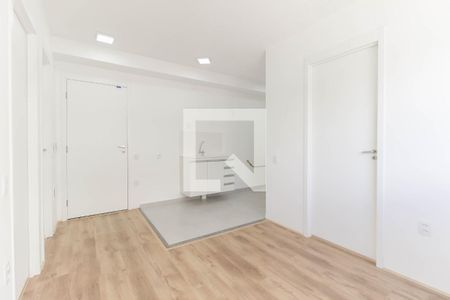 Sala de apartamento para alugar com 2 quartos, 39m² em Conjunto Residencial José Bonifácio, São Paulo