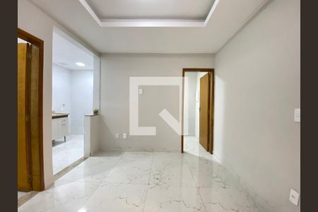 Sala de casa para alugar com 2 quartos, 55m² em Piedade, Rio de Janeiro