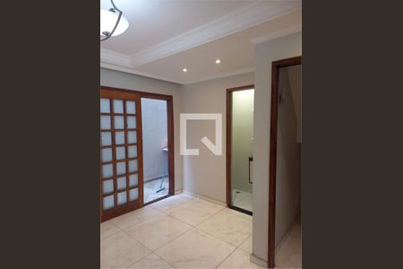 Casa à venda com 3 quartos, 136m² em Vila Araguaia, São Paulo