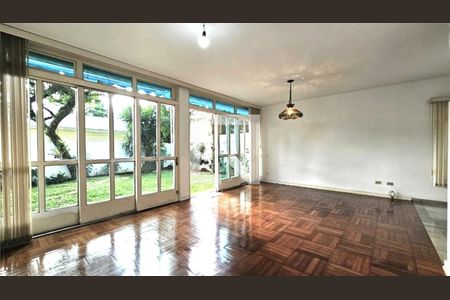 Casa à venda com 4 quartos, 320m² em Chácara Santo Antônio (Zona Sul), São Paulo