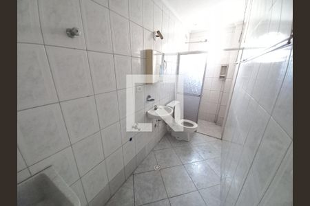 Banheiro de apartamento para alugar com 1 quarto, 51m² em Centro, São Vicente