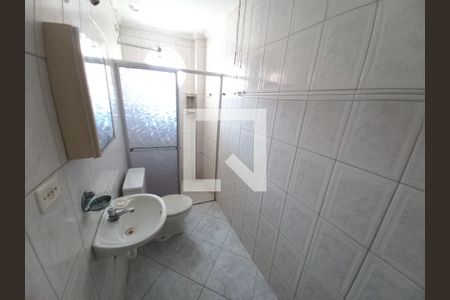 Banheiro de apartamento para alugar com 1 quarto, 51m² em Centro, São Vicente