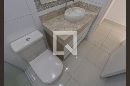 Banheiro de apartamento para alugar com 1 quarto, 50m² em Ponta da Praia, Santos