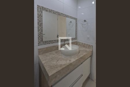 Banheiro de apartamento para alugar com 1 quarto, 50m² em Ponta da Praia, Santos