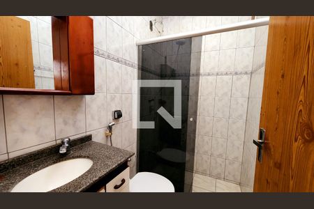 Casa à venda com 450m², 4 quartos e 3 vagas Casa à venda com 450m², 4 quartos e 3 vagasBanheiro