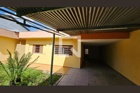 Casa à venda com 450m², 4 quartos e 3 vagas Casa à venda com 450m², 4 quartos e 3 vagasGaragem