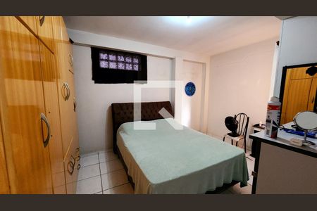 Casa à venda com 450m², 4 quartos e 3 vagas Casa à venda com 450m², 4 quartos e 3 vagasEdícula (Quarto 5)