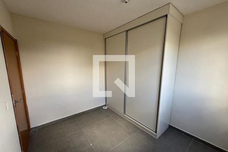 Dormitório 01 de apartamento para alugar com 2 quartos, 49m² em Residencial Greenville, Ribeirão Preto