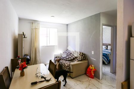 Sala  de apartamento para alugar com 2 quartos, 40m² em Jardim Cláudia, São Paulo