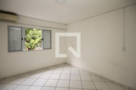 Quarto de casa para alugar com 2 quartos, 75m² em Vila California, São Paulo