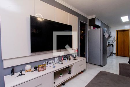 Sala e Cozinha de apartamento para alugar com 2 quartos, 52m² em Parque Paineiras, São Paulo