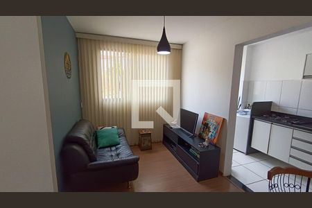 Sala de apartamento para alugar com 2 quartos, 44m² em Jardim Mirante dos Ovnis, Votorantim