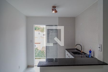 Cozinha de kitnet/studio para alugar com 1 quarto, 22m² em Jardim Oriental, São Paulo