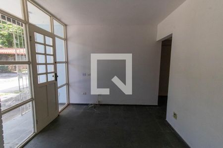 Sala de casa de condomínio para alugar com 2 quartos, 60m² em Itaipu, Niterói