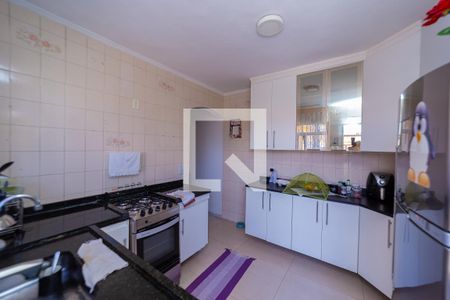 Casa à venda com 250m², 4 quartos e 4 vagas Casa à venda com 250m², 4 quartos e 4 vagasCozinha 2