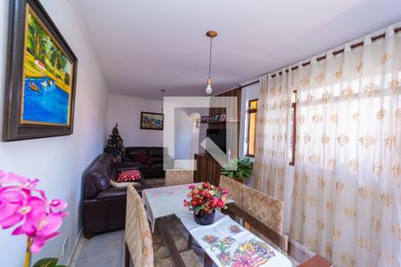 Casa à venda com 250m², 4 quartos e 4 vagas Casa à venda com 250m², 4 quartos e 4 vagasSala 2