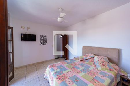 Casa à venda com 250m², 4 quartos e 4 vagas Casa à venda com 250m², 4 quartos e 4 vagasQuarto 4