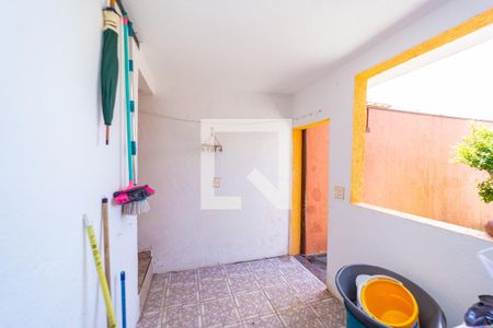 Casa à venda com 250m², 4 quartos e 4 vagas Casa à venda com 250m², 4 quartos e 4 vagasÁrea de Serviço 2