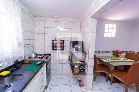 Casa à venda com 250m², 4 quartos e 4 vagas Casa à venda com 250m², 4 quartos e 4 vagasCozinha