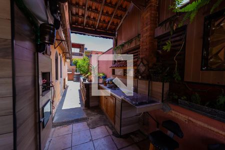 Casa à venda com 250m², 4 quartos e 4 vagas Casa à venda com 250m², 4 quartos e 4 vagasÁrea gourmet 2