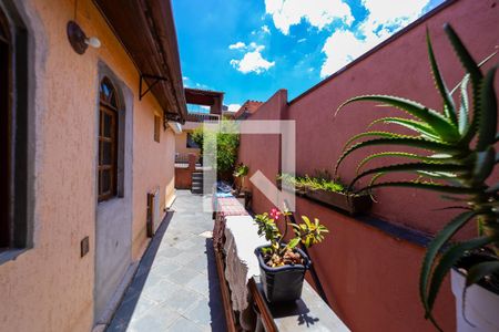 Casa à venda com 250m², 4 quartos e 4 vagas Casa à venda com 250m², 4 quartos e 4 vagasÁrea gourmet 2