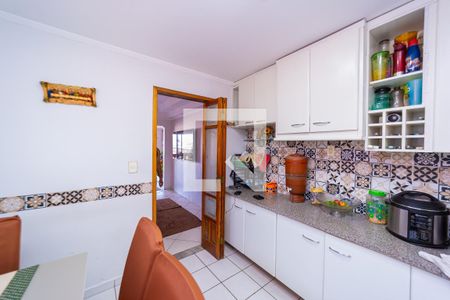 Casa à venda com 250m², 4 quartos e 4 vagas Casa à venda com 250m², 4 quartos e 4 vagasSala de Jantar