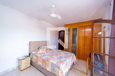 Casa à venda com 250m², 4 quartos e 4 vagas Casa à venda com 250m², 4 quartos e 4 vagasQuarto 4