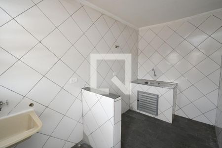 Cozinha e Área de Serviço de kitnet/studio para alugar com 1 quarto, 25m² em Jardim Anhanguera, São Paulo