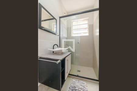 Banheiro de kitnet/studio à venda com 1 quarto, 36m² em Azenha, Porto Alegre