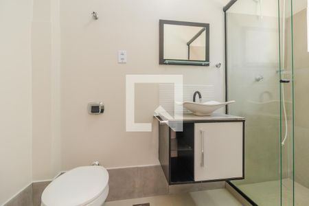 Banheiro de kitnet/studio à venda com 1 quarto, 36m² em Azenha, Porto Alegre