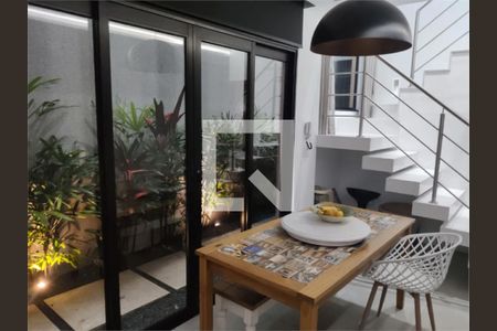 Casa à venda com 3 quartos, 169m² em Vila Robertina, São Paulo