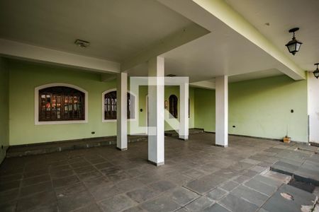 Casa para alugar com 288m², 4 quartos e 15 vagas Casa para alugar com 288m², 4 quartos e 15 vagasÁrea Externa