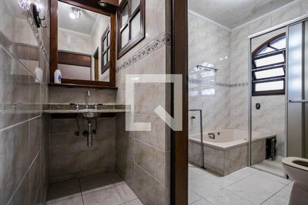 Casa para alugar com 288m², 4 quartos e 15 vagas Casa para alugar com 288m², 4 quartos e 15 vagasBanheiro do Quarto 2