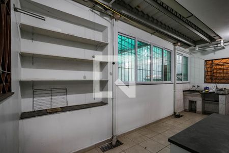 Casa para alugar com 288m², 4 quartos e 15 vagas Casa para alugar com 288m², 4 quartos e 15 vagasÁrea de Serviço 2