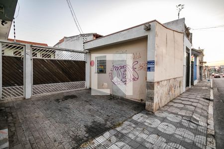 Casa para alugar com 288m², 4 quartos e 15 vagas Casa para alugar com 288m², 4 quartos e 15 vagasFachada e placa