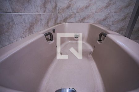 Casa para alugar com 288m², 4 quartos e 15 vagas Casa para alugar com 288m², 4 quartos e 15 vagasBanheiro do Quarto 2