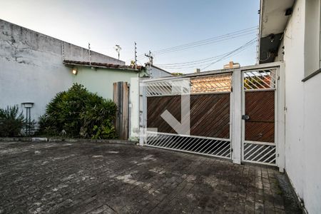 Casa para alugar com 288m², 4 quartos e 15 vagas Casa para alugar com 288m², 4 quartos e 15 vagasÁrea Externa