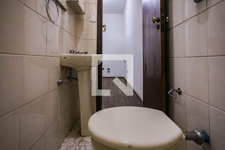 Casa para alugar com 288m², 4 quartos e 15 vagas Casa para alugar com 288m², 4 quartos e 15 vagasBanheiro de Serviço