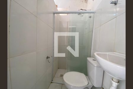 Banheiro de apartamento para alugar com 1 quarto, 20m² em Pilares, Rio de Janeiro