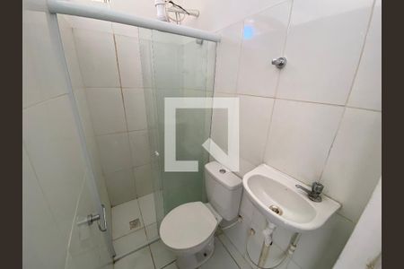 Banheiro de apartamento para alugar com 1 quarto, 20m² em Pilares, Rio de Janeiro