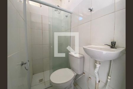 Banheiro de apartamento para alugar com 1 quarto, 20m² em Pilares, Rio de Janeiro