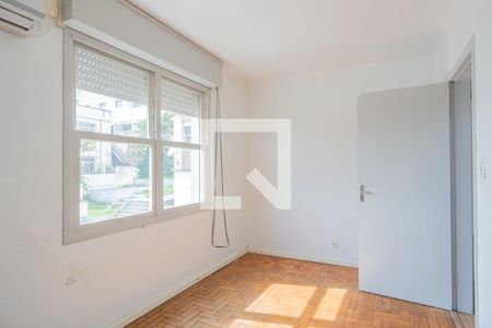 Quarto 1 de apartamento para alugar com 2 quartos, 52m² em Santa Tereza, Porto Alegre