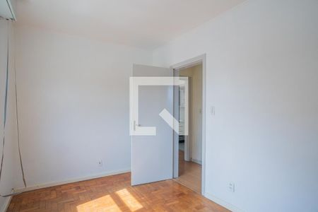 Quarto 1 de apartamento para alugar com 2 quartos, 52m² em Santa Tereza, Porto Alegre