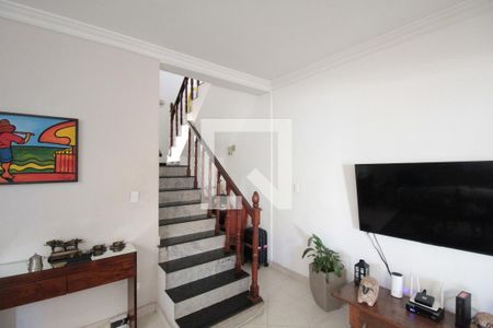 Sala de TV de casa para alugar com 4 quartos, 150m² em Ouro Preto, Belo Horizonte