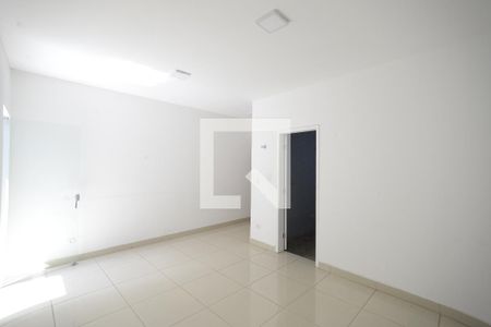 Sala de casa à venda com 6 quartos, 130m² em Vila Monumento, São Paulo