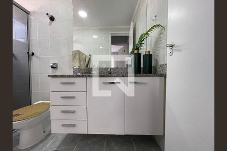 Banheiro de apartamento à venda com 1 quarto, 47m² em Butantã, São Paulo