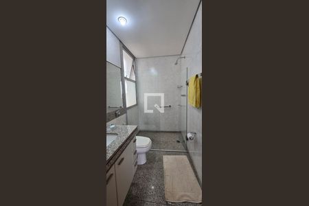 Banheiro de apartamento à venda com 3 quartos, 104m² em Santa Efigênia, Belo Horizonte